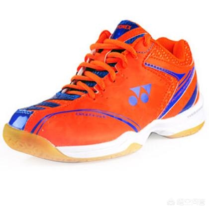 打羽毛球需要什么入门装备？