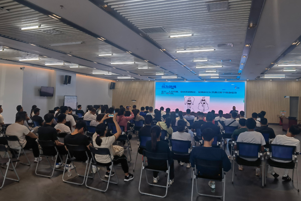 崇左市举办多项体育技能培训班(图1)