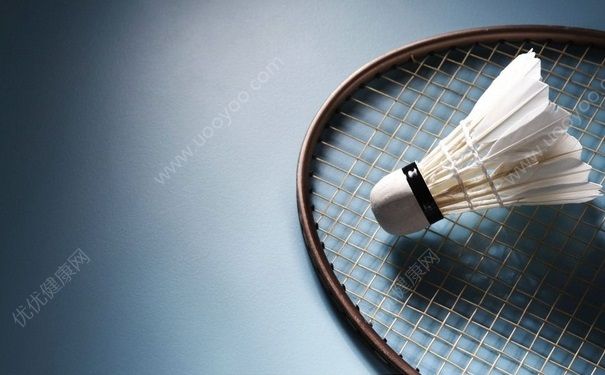 星空体育平台：羽毛球初学者要怎么选球拍？羽毛球拍有哪些种类？[多图](图4)