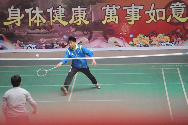 教您几个居家练习羽毛球小招数