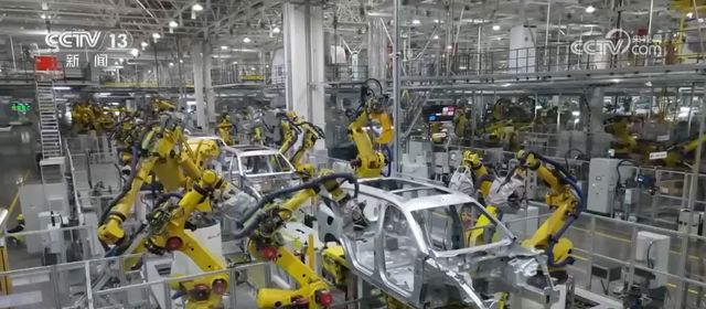 有利因素集聚增多我国机械工业持续发挥国民经济重要引擎作用(图2)
