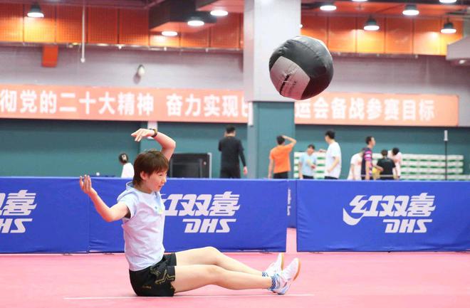 王曼昱体测拿满分更加注重下肢训练孙颖莎备战重庆冠军赛(图5)