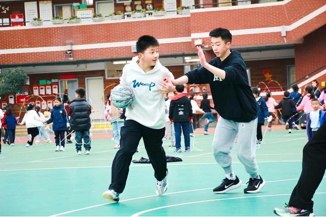 星空体育平台：成都青羊：让课间15分钟奏响快乐校园生活“变奏曲”！(图13)