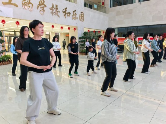内蒙古伊金霍洛旗：“工会帮减肥”引领职工健康生活(图1)
