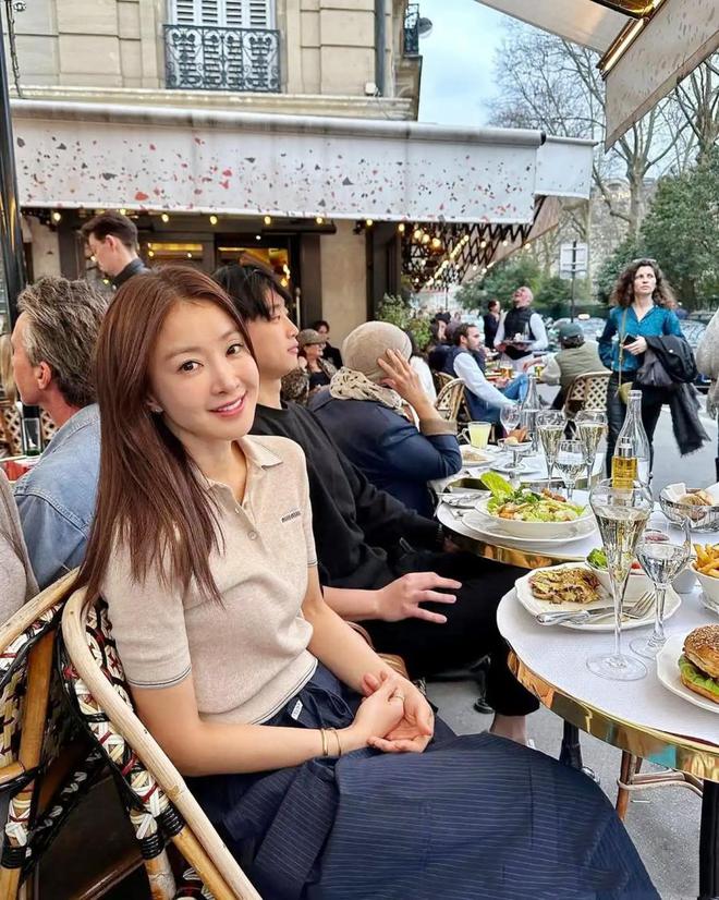 韩国女星李诗英结束8年婚姻选择事业独立放弃贵妇生活(图2)