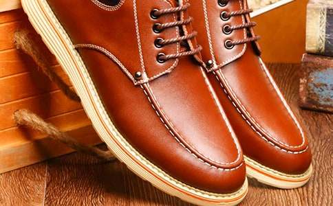 星空体育网址：想把羽毛球打好鞋子很重要