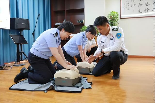 星空体育网址：【政工“八大行动”】长武公安从“齿”开始护心赋能——健康知识培训解锁应急救护新技能(图4)
