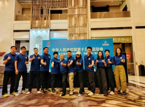星空体育网站：宁德富力万达嘉华酒店喜迎多团队--羽毛球冠军压轴登场引爆粉丝狂欢(图3)
