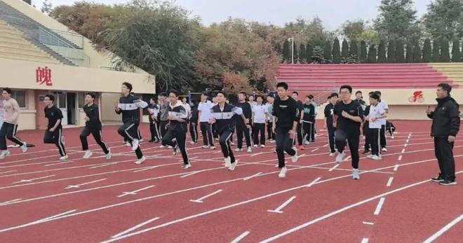 强体魄向未来让体育课成为青春最亮的底色青岛平度九中特色体育助力生命成长(图2)