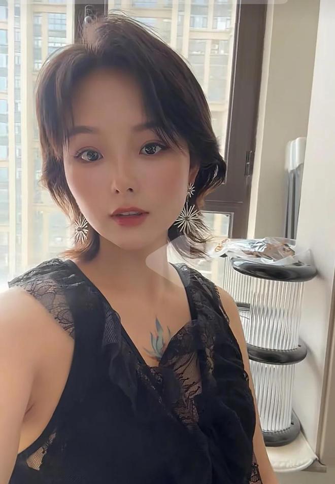 星空体育网址：35岁女发型师为“爱”坠楼对方还是一个女的诸多细节曝光(图4)