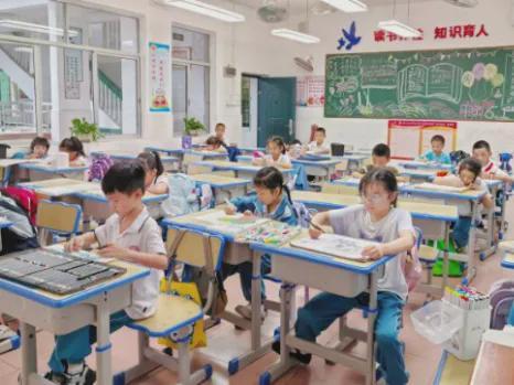 从种盆栽到CEO体验和平路小学把“大千世界”搬进课后服务！(图6)