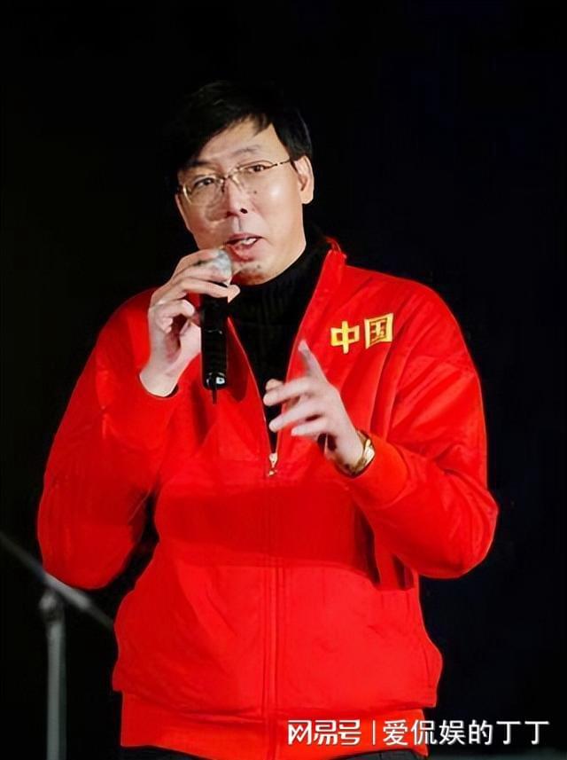 星空体育网站：跳高王子朱建华现状：移民美国62岁精神好家庭美满很幸福(图11)