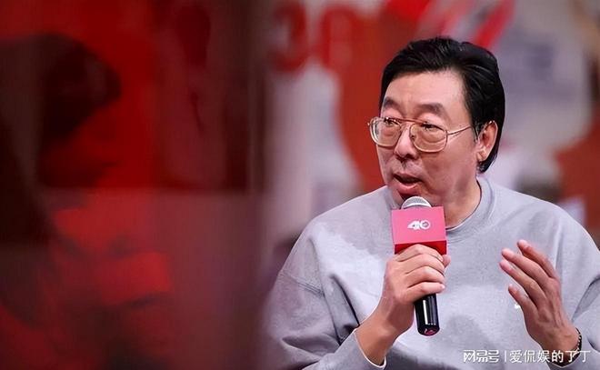 星空体育网站：跳高王子朱建华现状：移民美国62岁精神好家庭美满很幸福(图13)