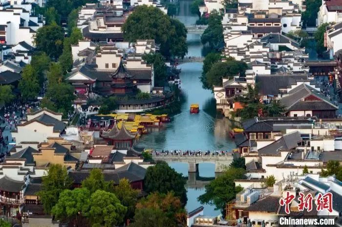 苏超联赛你真是“人均梗王”啊！