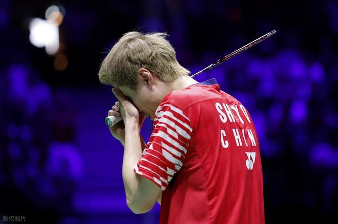 星空体育网站：泪洒赛场！决胜局3-8到21-18：石宇奇惊天逆转背后的热血拼搏密码