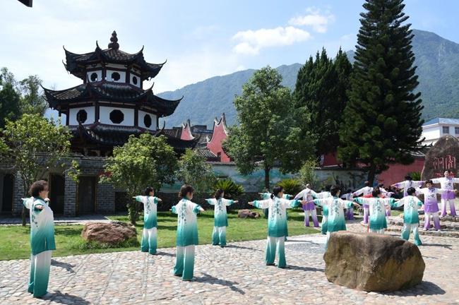 从赛场到街头、办赛到兴业体育激活一座城(图4)