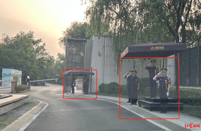 一个门岗两家保安抢着守业主为何高兴不起来？北京一小区的新旧物业“拉锯战”(图2)