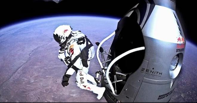 超音速跳伞第一人跳伞时去世曾从39万米平流层跳回地球(图3)