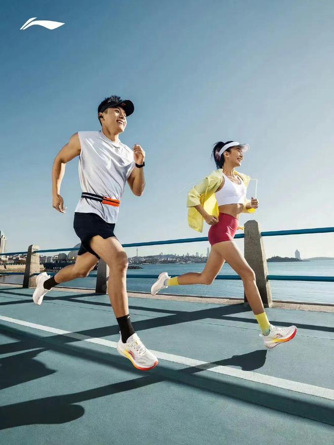 星空体育网址：李宁踏上“即时赛场”(图4)