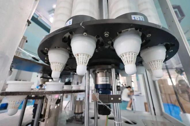 安徽六安年产8000万只羽毛球全球每5只训练球就有2只来自这里(图4)