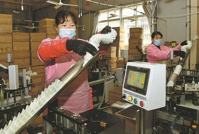 安徽六安年产8000万只羽毛球全球每5只训练球就有2只来自这里(图7)