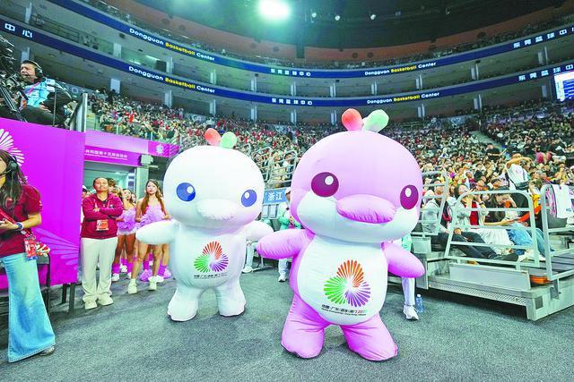 星空体育网址：初探全运场内场外感受“体育热”