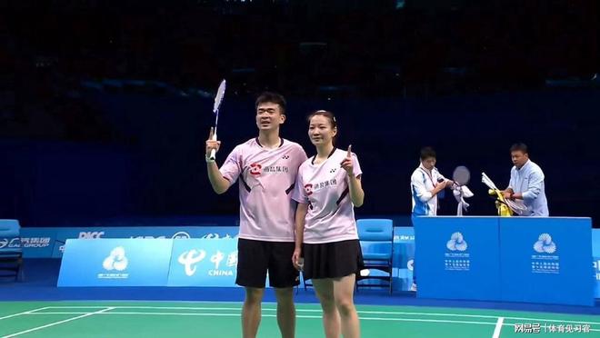 全运封王！雅思组合2-0完美谢幕集齐43冠成就羽坛全满贯传奇(图3)