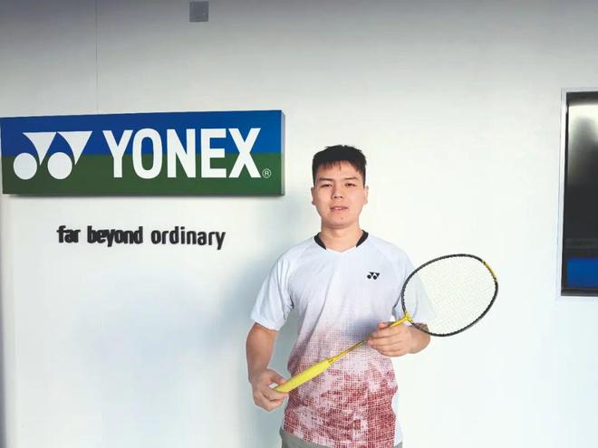 星空体育网站：身边｜马凯奇：带着球拍走天下