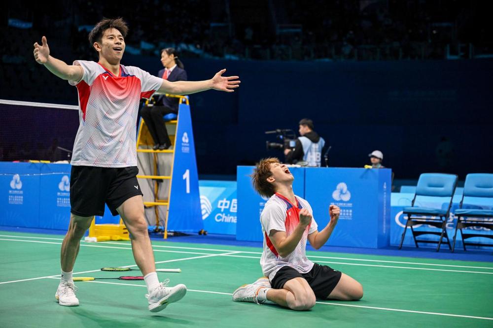 安徽体育运动职业技术学院师生在第十五届全运会书写体教篇章