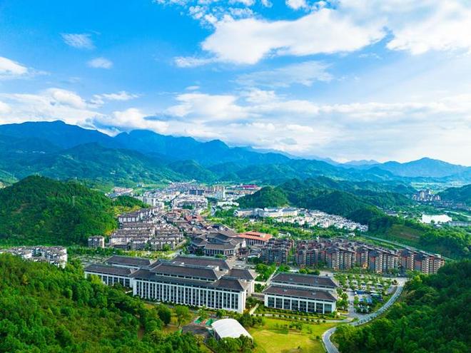 温汤特色楼盘：集教育与温泉资源于一体的理想之选