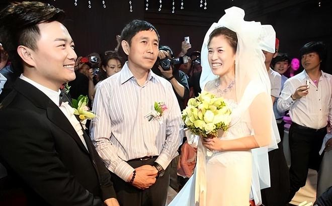 星空体育网站：她曾两夺奥运冠军成名后与男友分手嫁公司老总如今怎样了？(图4)