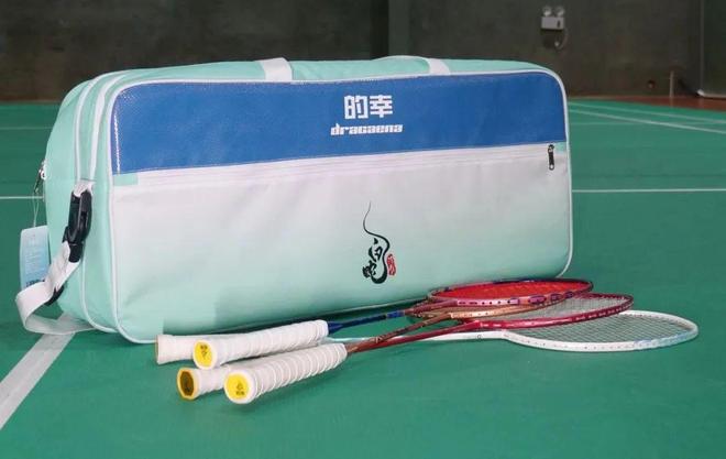 国潮风炸街白蛇联名球包羽毛球友的新晋移动装备库！(图3)
